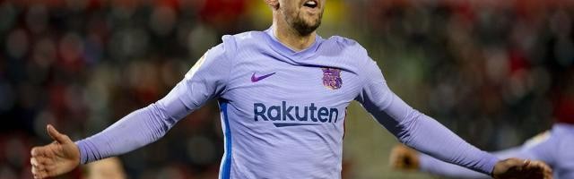 米乐体育m6平台-“废人”拯救巴萨，梦中9号已在阵中？